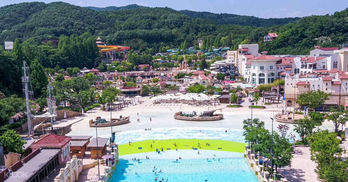 Caribbean Bay Water Park in Gyeonggi-do